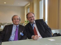 Ông Võ Văn Ái và Tiến sĩ Heiner Bielefeldt, Báo cáo viên LHQ Đặc nhiệm Tự do tôn giáo tại Hội đồng Nhân quyền LHQ ở Genève - Hình Quê Mẹ