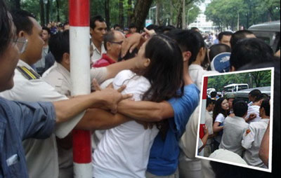 Người dân biểu tình phản đối Trung Quốc lấn chiếm lãnh hải cũng bị bắt bớ đánh đập bất kể phụ nữ