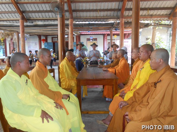 Gia Đình Phật tử khánh chúc Tự Tứ tại Tu viện Long Quang